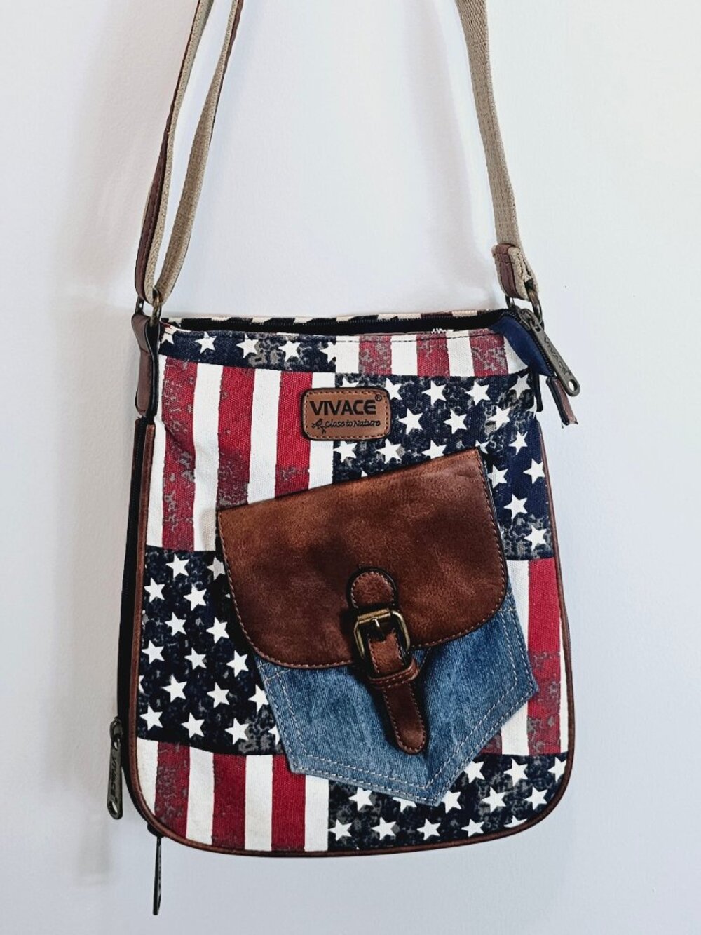 Vivace Americana Flag Stars Stripes USA Patriotic Adjustable Crossbody Handbag